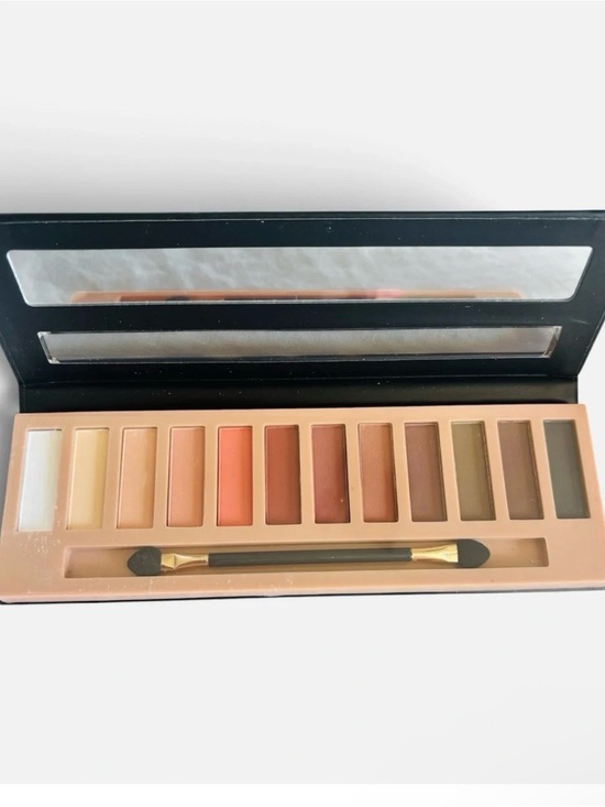 Keds Other - Naked Warm Neutral Eyeshadow Palette in Peach, Brown & Cream Tones